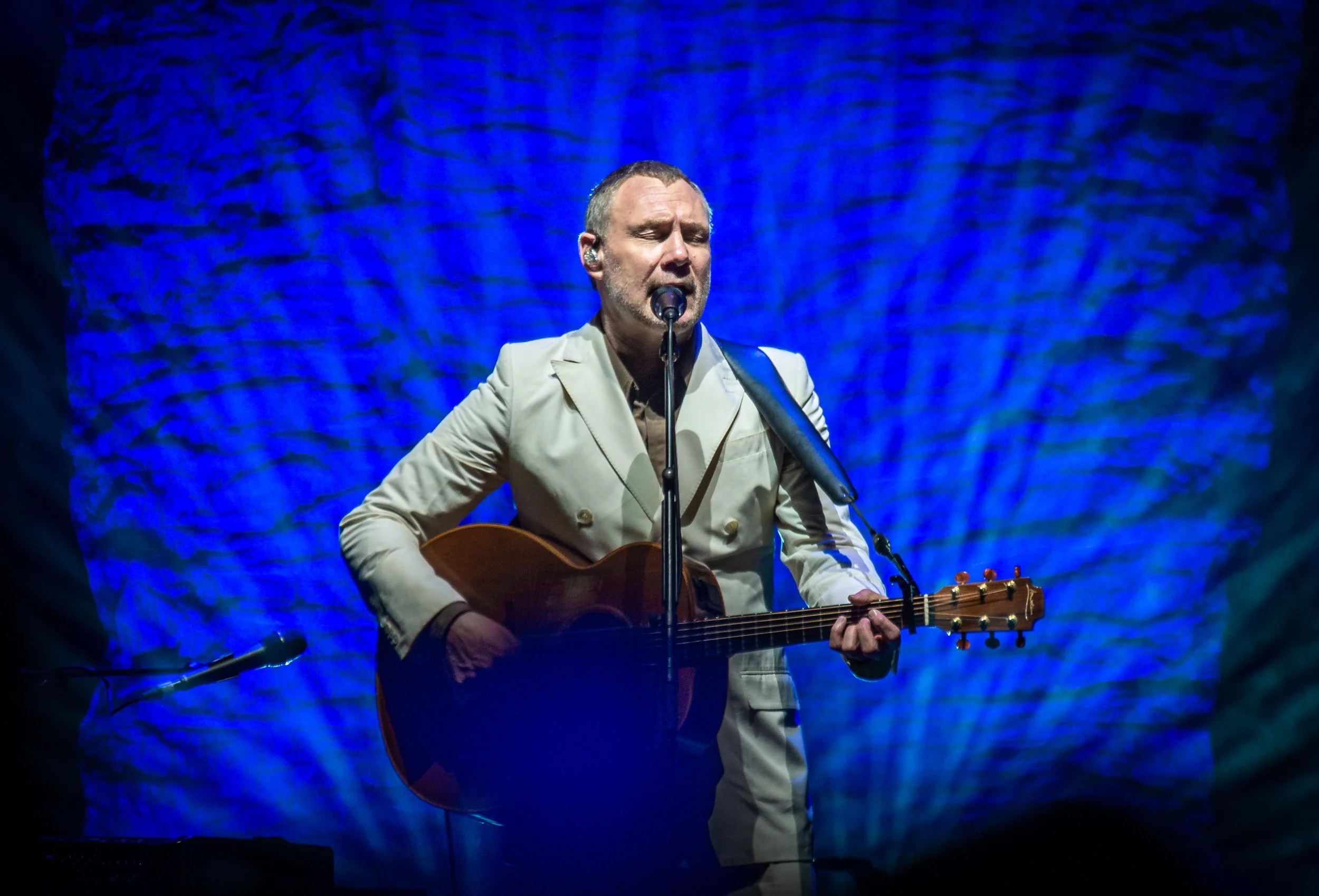 David Gray on stage